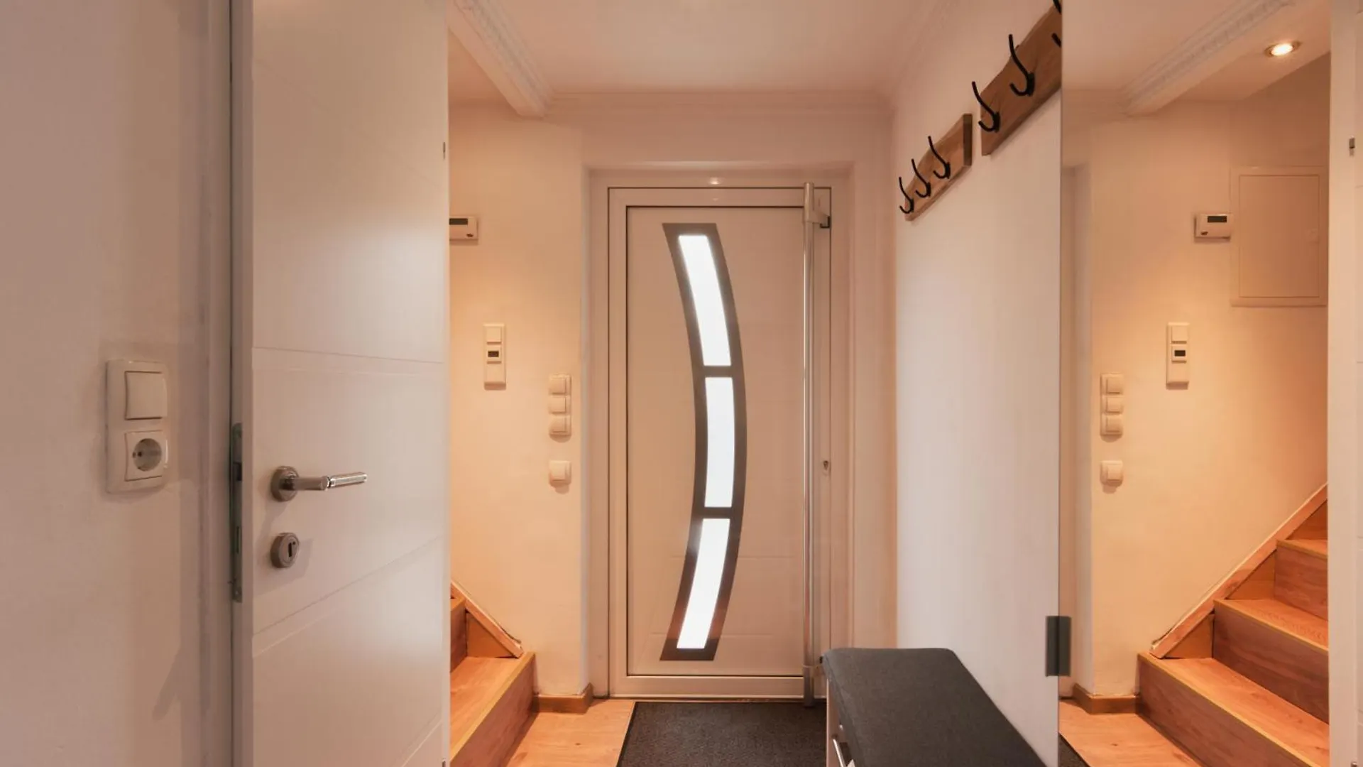 Luxurious 3Bd Villa In Prime Location Of Vienna W Jacuzzi Swimming Pool N Free Parking Appartement