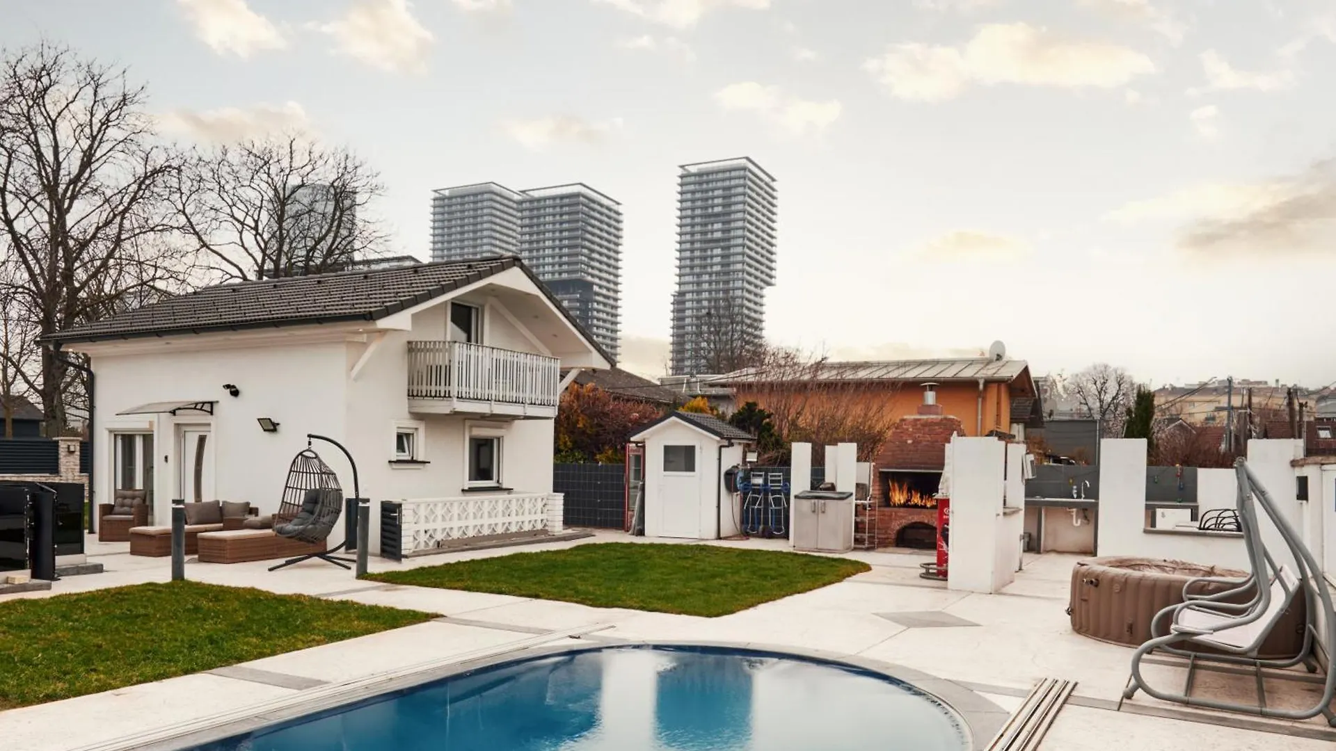 Appartement Luxurious 3Bd Villa In Prime Location Of Vienna W Jacuzzi Swimming Pool N Free Parking